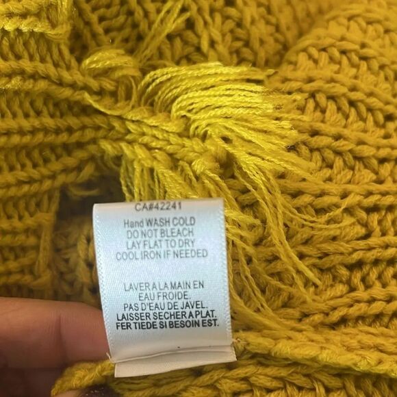 Young Fabulous & Broke Yellow Cable Knit Distressed Hem/Sleeve Sweater, size M/L - Picture 9 of 9